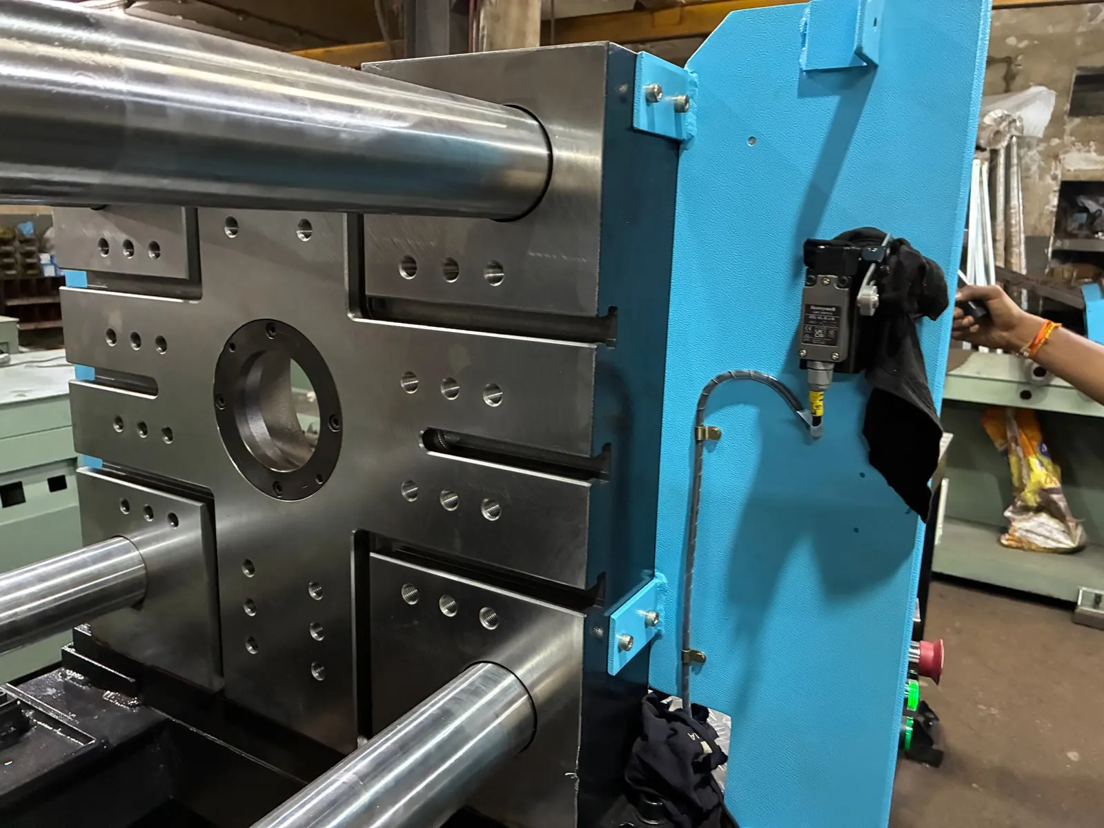 Steel platen with T slots
